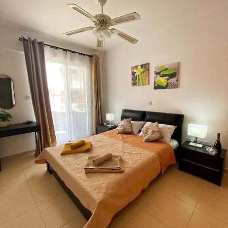 Cozy Poolside Apartment Pafos Zewnętrze zdjęcie