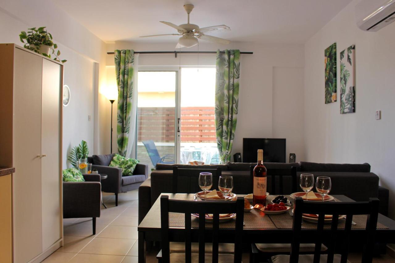Cozy Poolside Apartment Pafos Zewnętrze zdjęcie