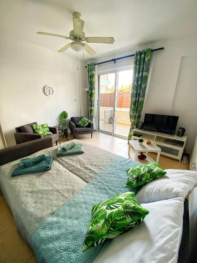Cozy Poolside Apartment Pafos Zewnętrze zdjęcie