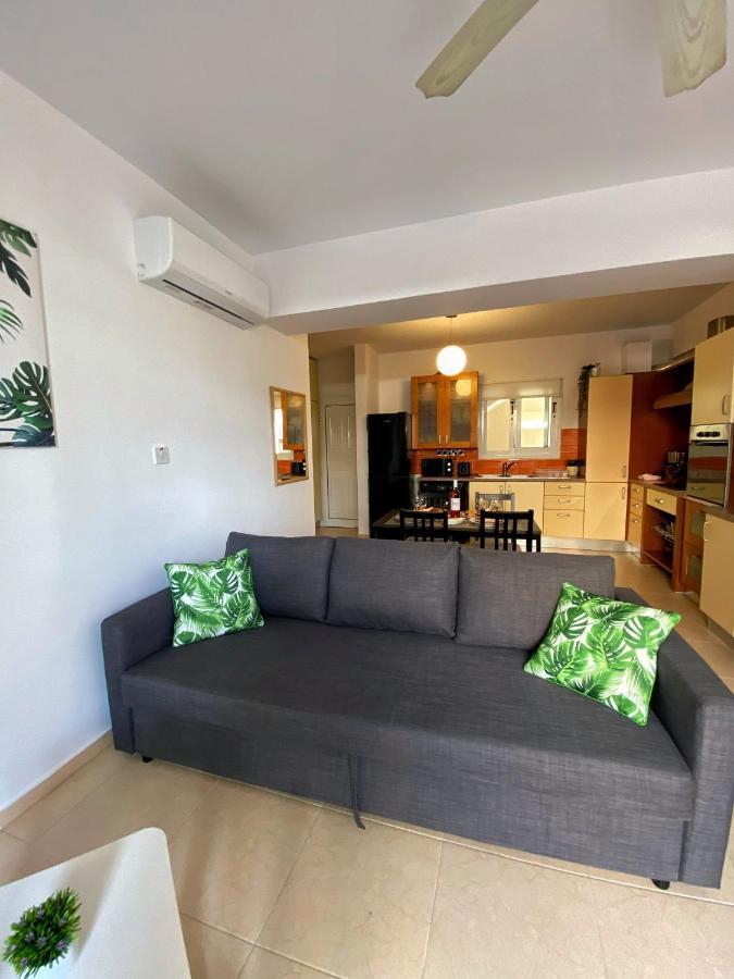 Cozy Poolside Apartment Pafos Zewnętrze zdjęcie