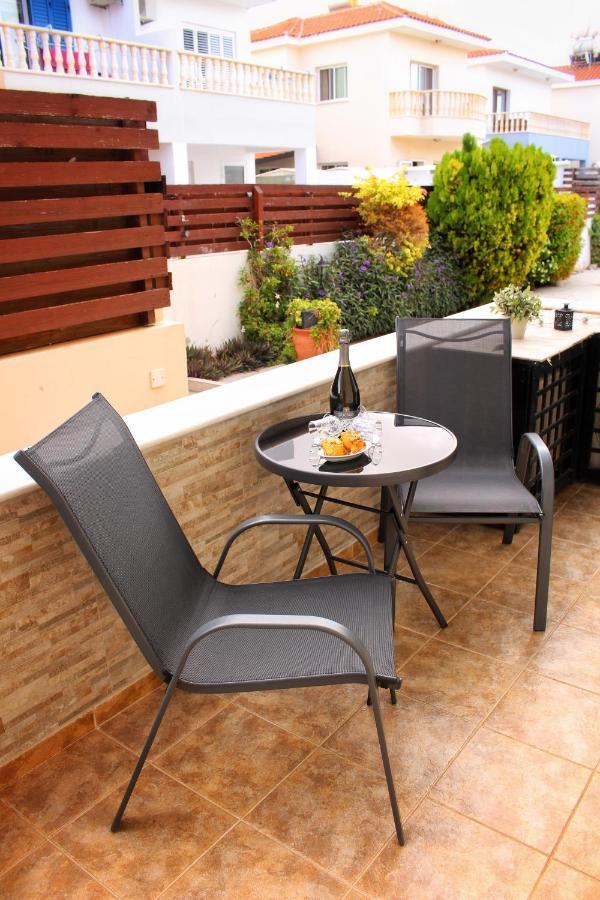 Cozy Poolside Apartment Pafos Zewnętrze zdjęcie